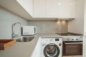 Modern Stylish Apartment II by Vacationy