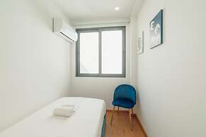 Modern Stylish Apartment I by Vacationy
