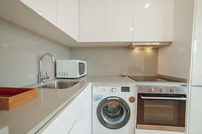 Modern Stylish Apartment I by Vacationy