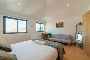 Modern Stylish Apartment III by Vacationy