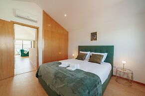 Modern Stylish Apartment III by Vacationy