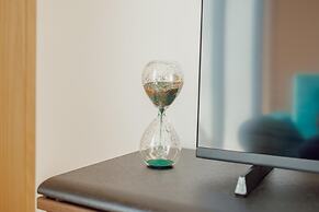 Modern Stylish Apartment III by Vacationy