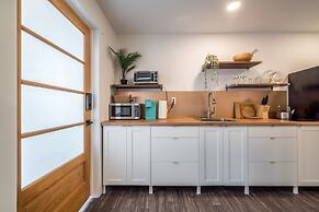 Cozy Fully-Equipped 2 Bedroom Suite