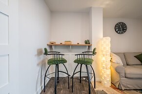 Cozy Fully-Equipped 2 Bedroom Suite