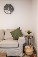 Cozy Fully-Equipped 2 Bedroom Suite