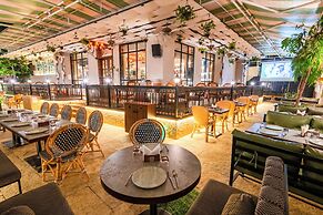 Arnna Hotel - Goregaon