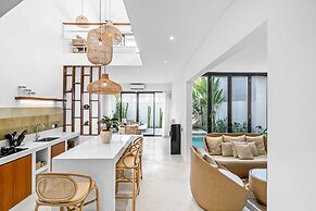 Besso Villa by Betterplace