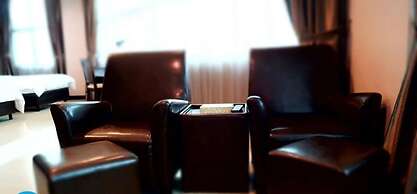 Capital O Rail Hotel