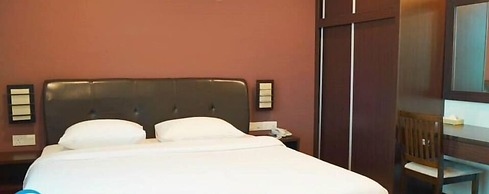 Capital O Rail Hotel