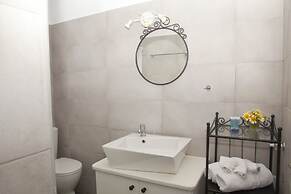 Arodou Studio and Apartment