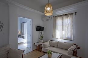 Arodou Studio and Apartment