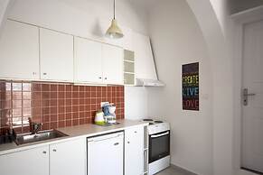 Arodou Studio and Apartment