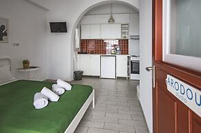 Arodou Studio and Apartment