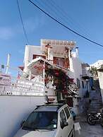 Arodou Studio and Apartment