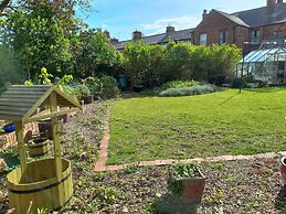 Charming 4-bed Victorian House in Retford