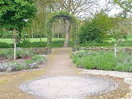 Charming 4-bed Victorian House in Retford