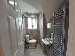 Charming 4-bed Victorian House in Retford