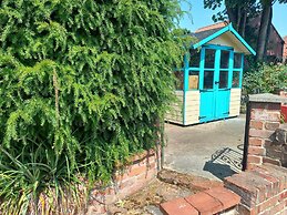 Charming 4-bed Victorian House in Retford