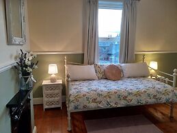 Charming 4-bed Victorian House in Retford