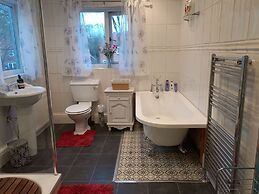 Charming 4-bed Victorian House in Retford