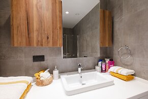 Luxury Residence with Indoor Pool & GYM