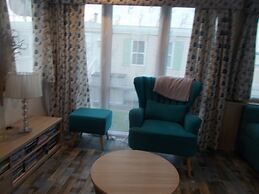 Stunning 3-bed Caravan in Abergele