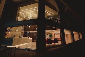 Hotel Heraa International