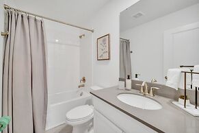 9 Bed Pool Home Storey Lake Resort! 9 Bedroom Home by RedAwning