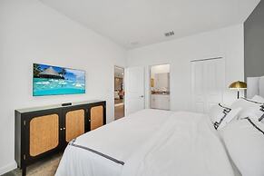 9 Bed Pool Home Storey Lake Resort! 9 Bedroom Home by RedAwning