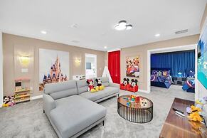 9 Bed Pool Home Storey Lake Resort! 9 Bedroom Home by RedAwning