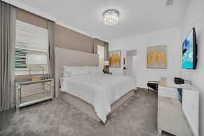 9 Bed Pool Home Storey Lake Resort! 9 Bedroom Home by RedAwning