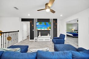 9 Bed In Champions Gate Resort Pool With Spa 9 Bedroom Villa by RedAwn