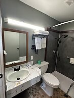Travel Inn & Suites