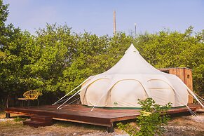 Marine Beach Club & Hotel By Tequendama