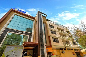 FabHotel The Mall Inn