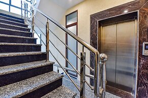 Fabhotel Prime Rudra