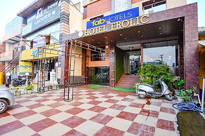 Fabhotel Frolic