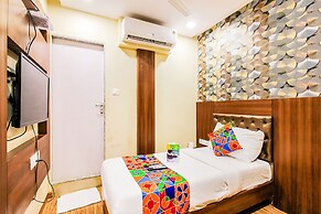 Fabhotel Arton Suite