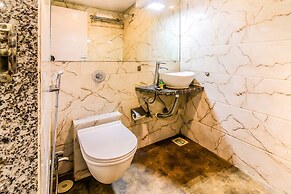 Fabhotel Arton Suite