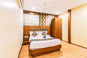 Fabhotel Arton Suite