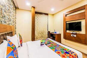 Fabhotel Arton Suite