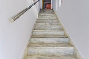 Fabhotel The Castle Homestay I