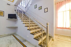 Fabhotel The Castle Homestay I