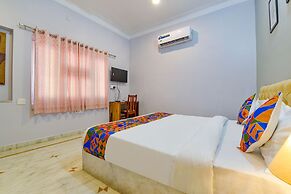 Fabhotel The Castle Homestay I