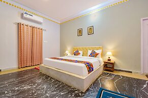 Fabhotel The Castle Homestay I