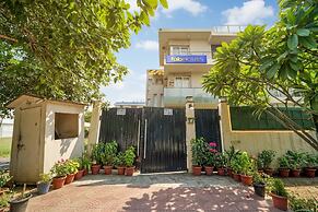 Fabhotel Rivlet