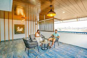 Fabhotel Viva House