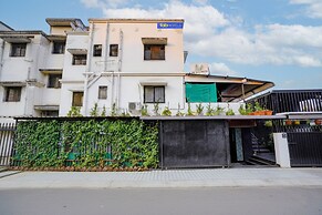 Fabhotel Viva House