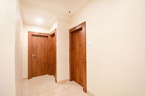 Fabhotel Dream World Residency