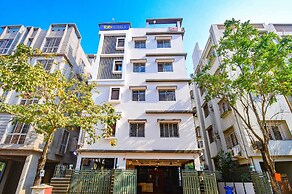 Fabhotel Dream World Residency